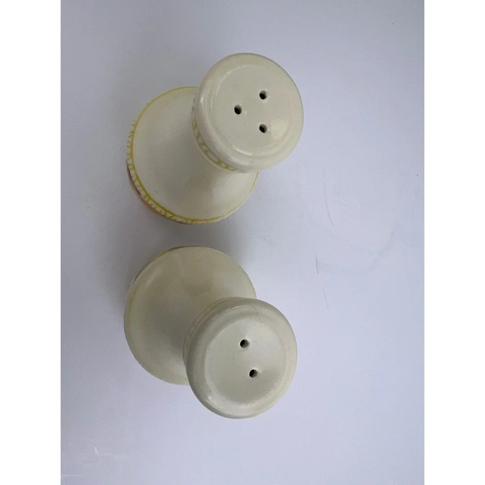 Vintage Metlox Poppytrail Vernon  Ceramic Salt Pepper Shakers Fruit Floral‎